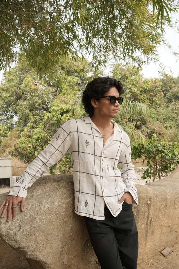 Customise_Embroidery_White_Shirt