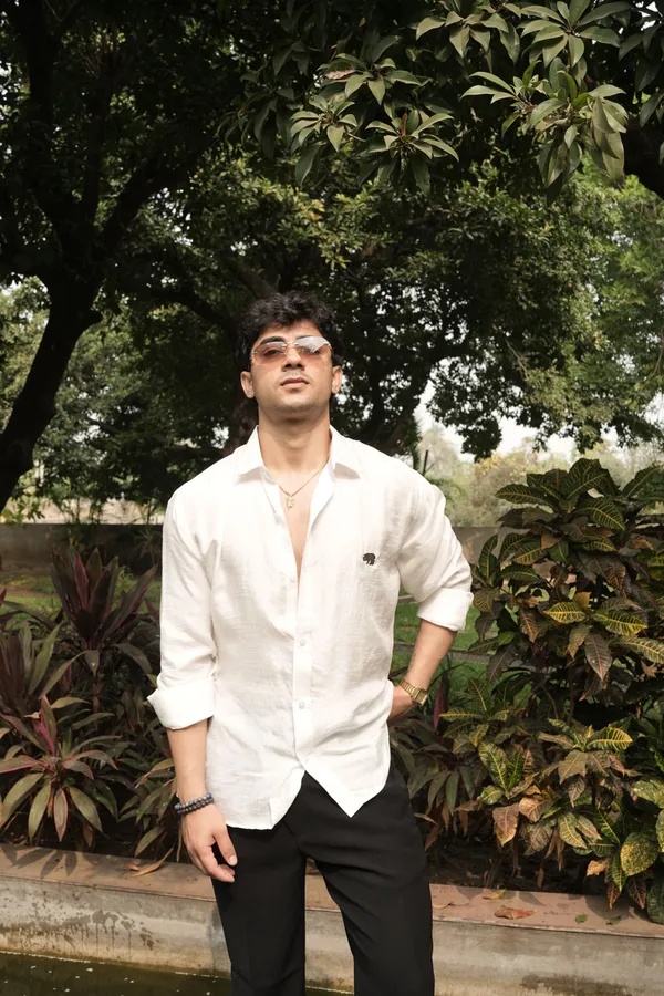 Tissue_Fabric_White_Shirt