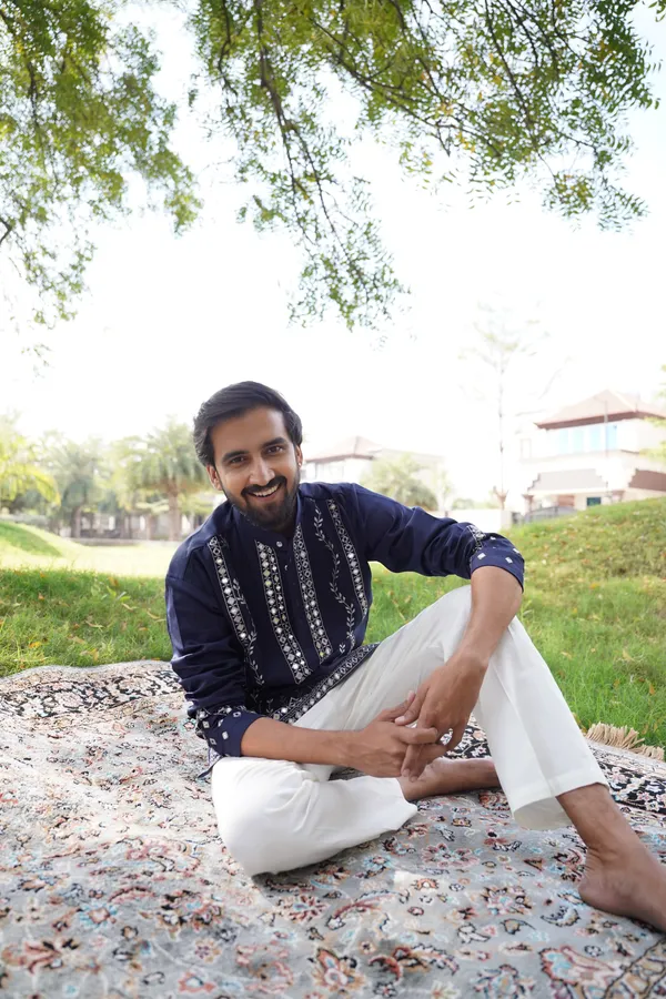 Navy_blue_heavy_embroider_kurta_full_set