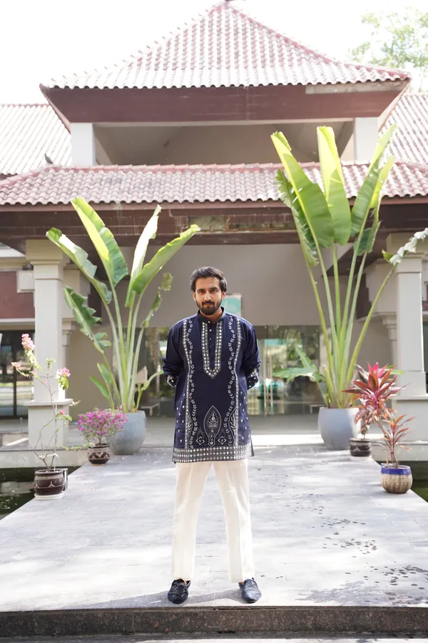 Navy_blue_heavy_embroider_kurta_full_set
