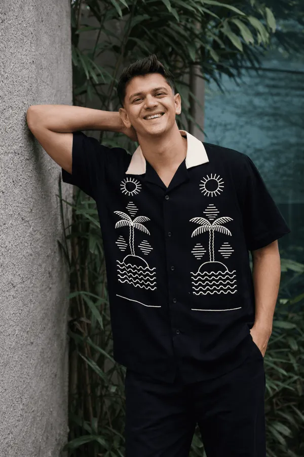 Customised_Black_Beach_Vibe_Shirt