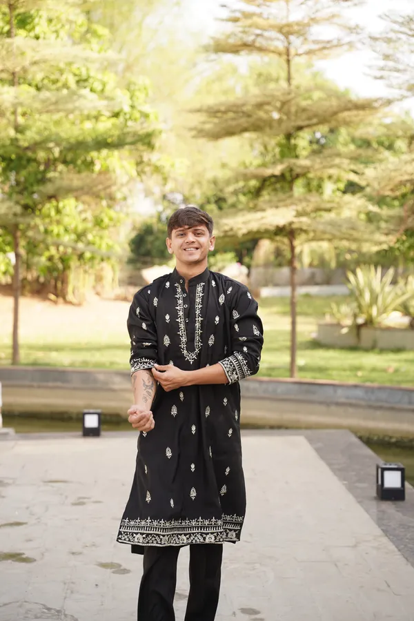 Black_heavy_embroidery_kurta_full_set