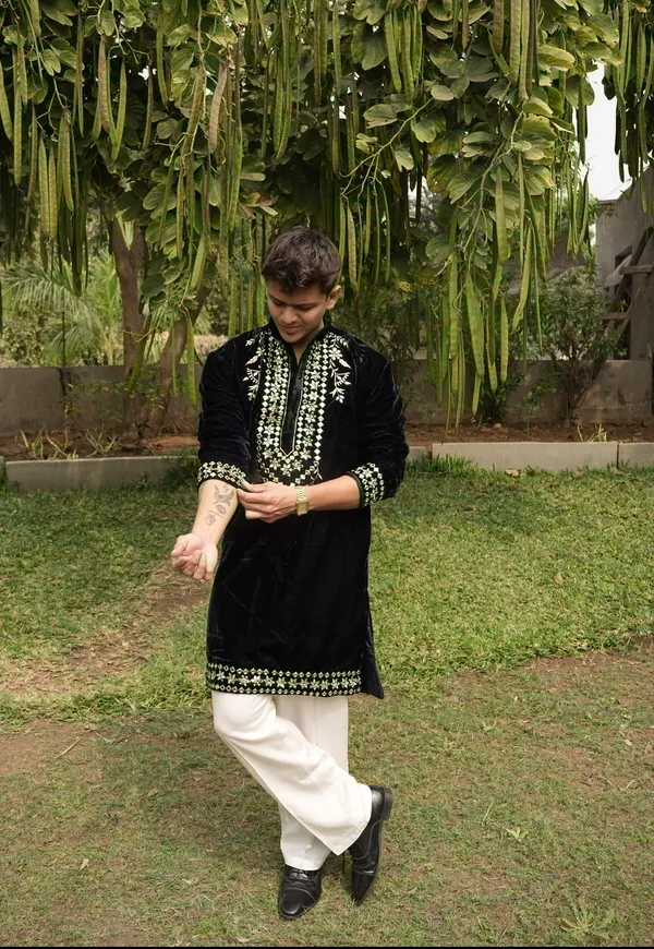 Blue_velvet_kurta_full_set