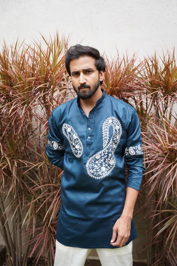 Navy_blue_heavy_embroider_kurta_full_set