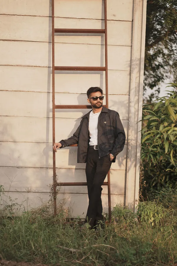 Black_Strip_Jacket