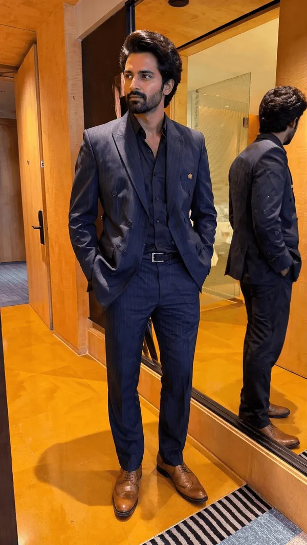 Blue_Double_Breasted_Blazer