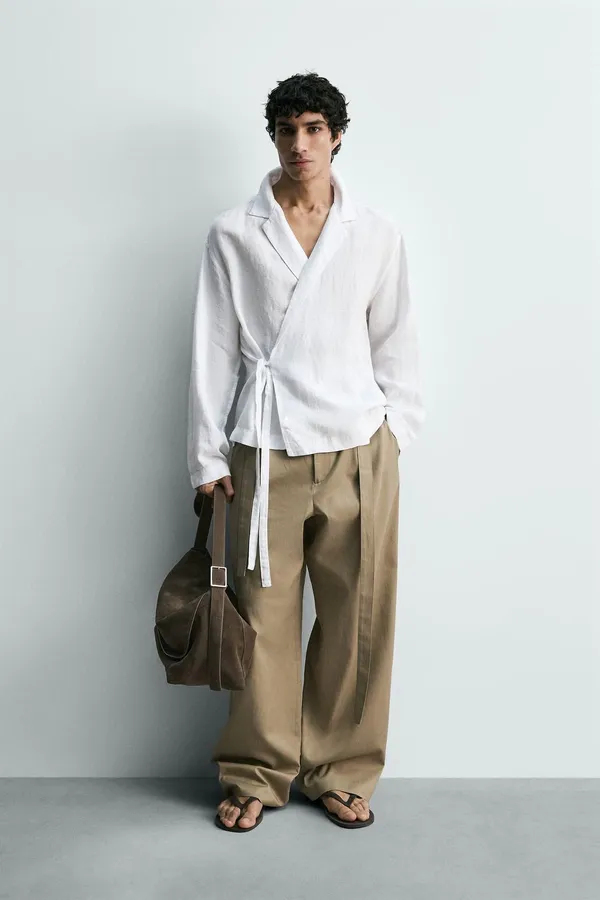 Mens_white_tie-shirt