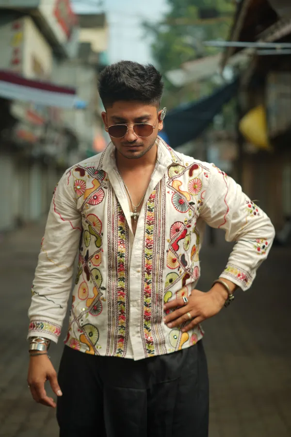 Navratri_Special_Off_White_Embroidery