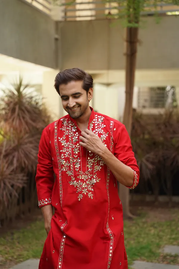 Red_heavy_embroidery_kurta_full_set