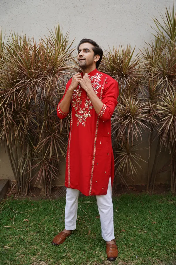 Red_heavy_embroidery_kurta_full_set