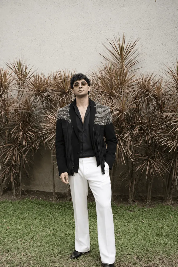 Black_Blazer_Emb