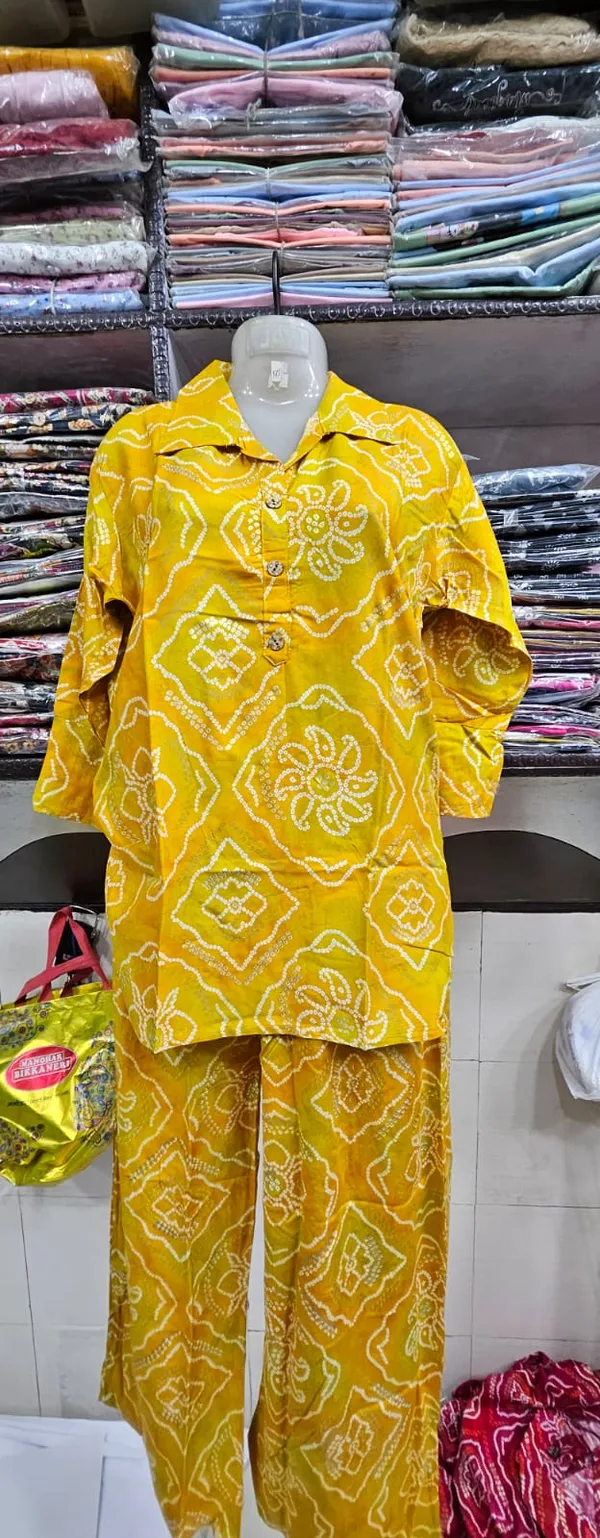 Yellow_Rayon_Bandhani_Print_Relaxed_Kurta_Pant_Set_For_Women