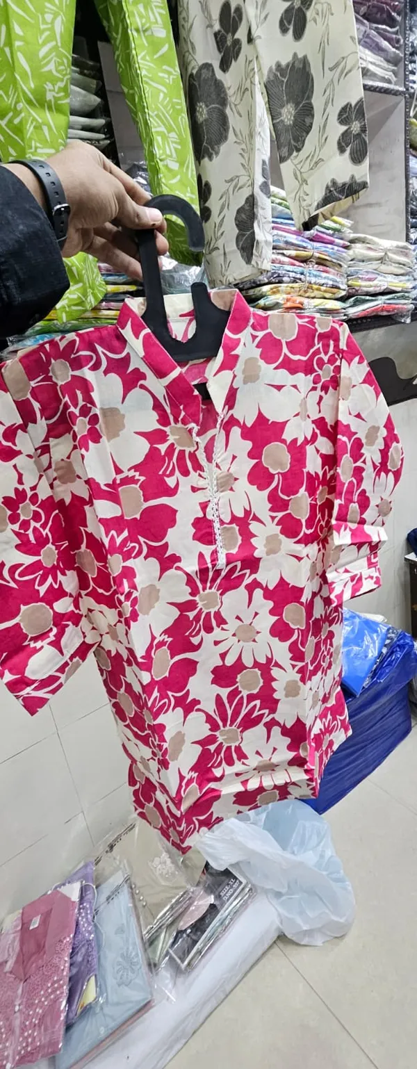 Pink_Cotton_Floral_Print_Short_Sleeve_Kurti_For_Women