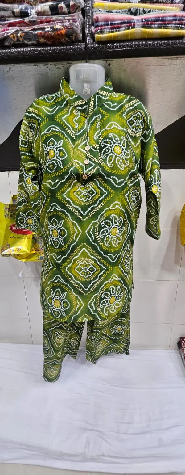 Green_Cotton_Straight_Bandhani_Print_Kurta_Pyjama_Set_For_Men