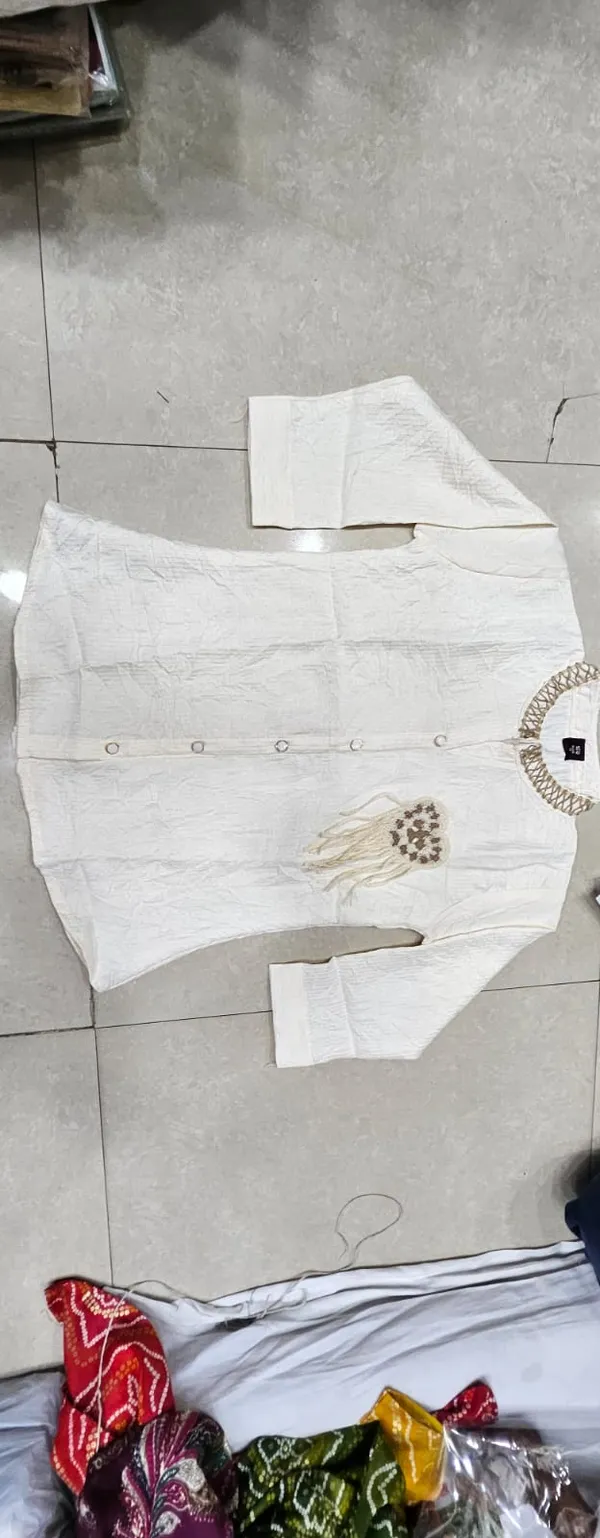 White_Crepe_Relaxed_Embroidered_Tassel_Kurta_For_Women