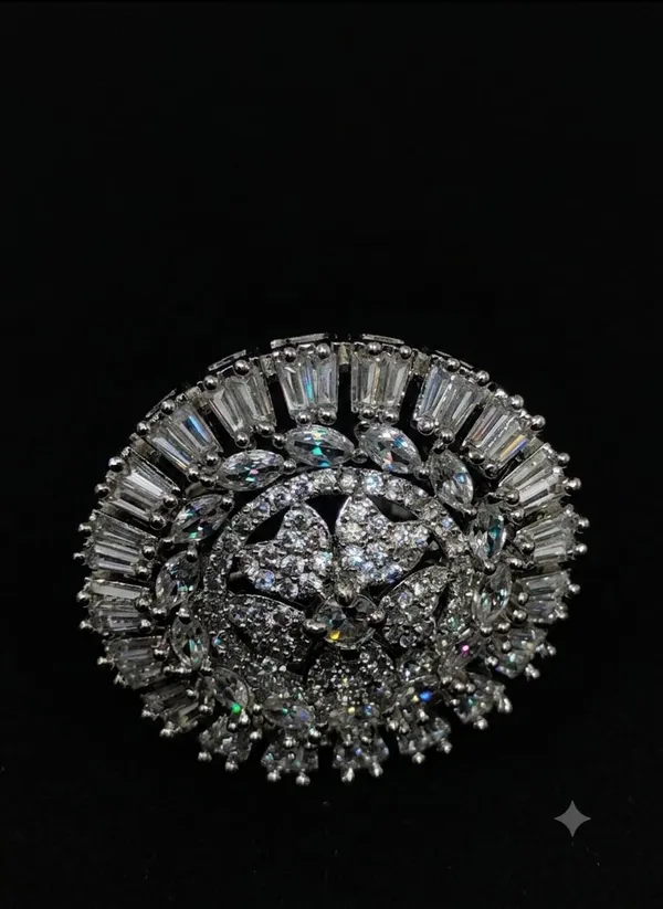 Luxury_Crystal_Rhinestone_Brooch_for_Women_|_Elegant_Diamond_Look_Fashion_Brooch_Pin_|_Sparkling_Bridal_Jewellery_Accessory_for_Saree,_Dress_&_Party_Wear