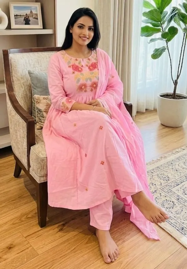 WOMEN_COTTON_KURTI_PANT_WITH_DUPATTA
