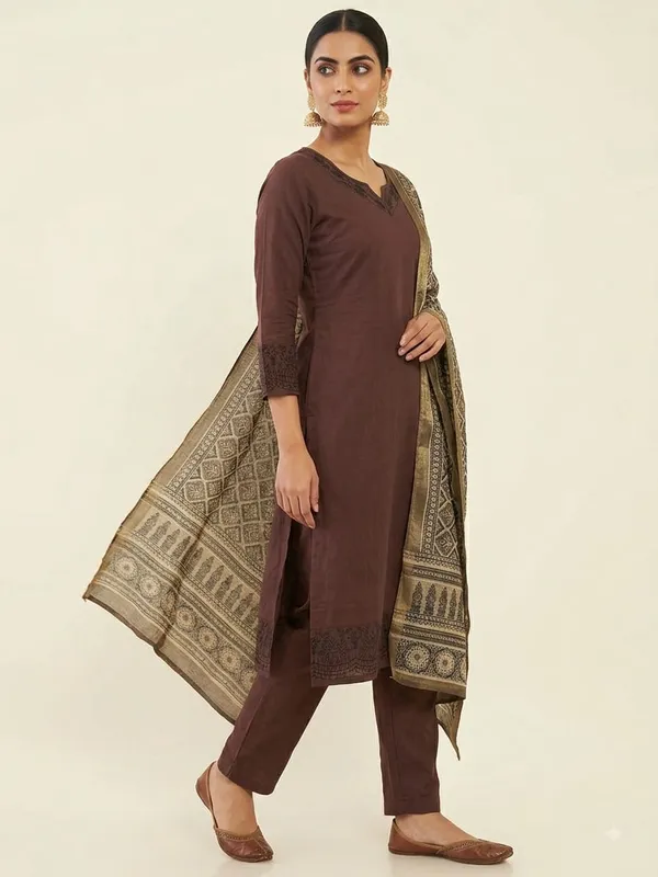 Women_RAYON__Cotton_Embroidery_Kurti_With_Pant_and_Dupatta