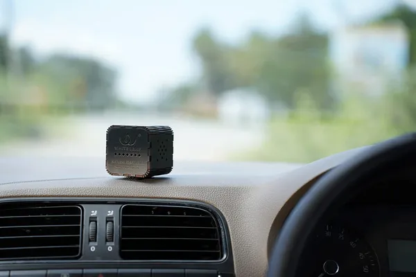 Activated_Coconut_Charcoal_Car_Air_Purifier_Deodorizer_Black