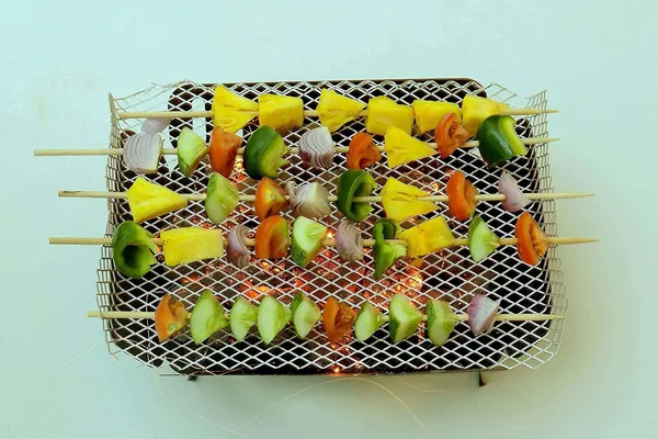 Metal_Bamboo_Reusable_Barbeque_Grill_Kit