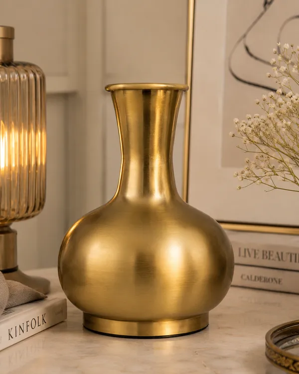 Premium_Brass_Finish_Vase_For_Home_Decor