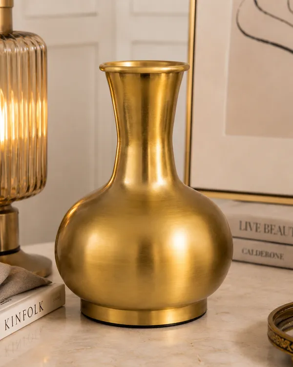 Premium_Brass_Finish_Vase_For_Home_Decor