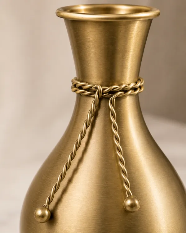 Aesthetic_Statement_Piece_Atelier_Vessel_Twist_Knot