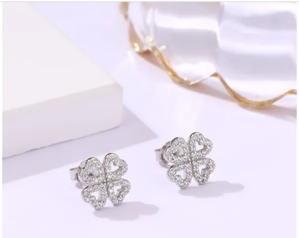solitaire_studs