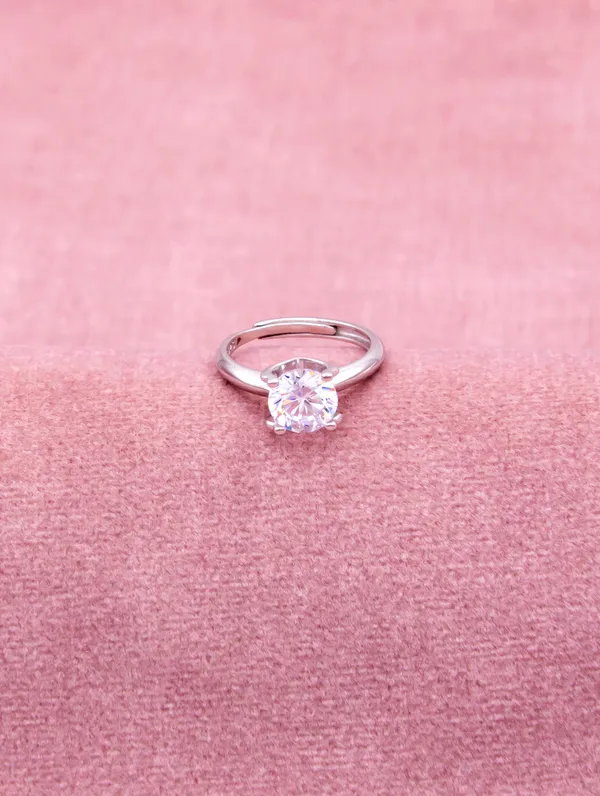 Elegaent_Queen's_Ring