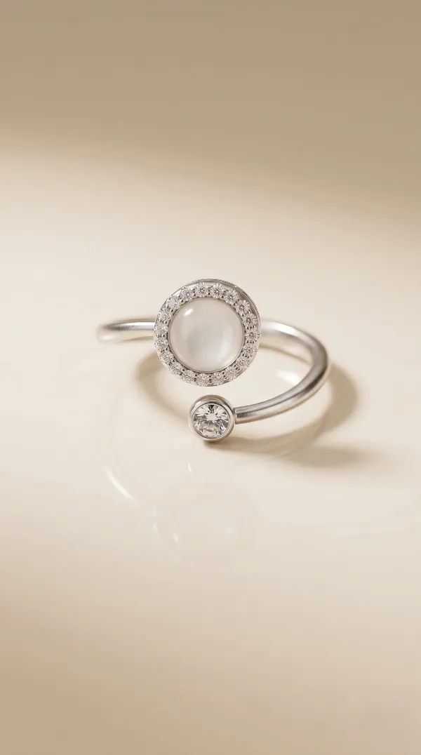 Rotating_moonstone_Ring