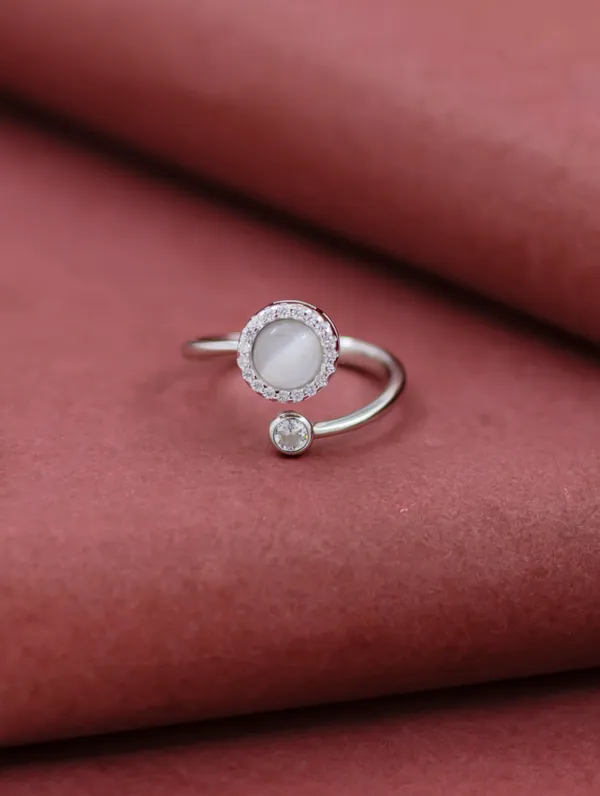 Rotating_moonstone_Ring