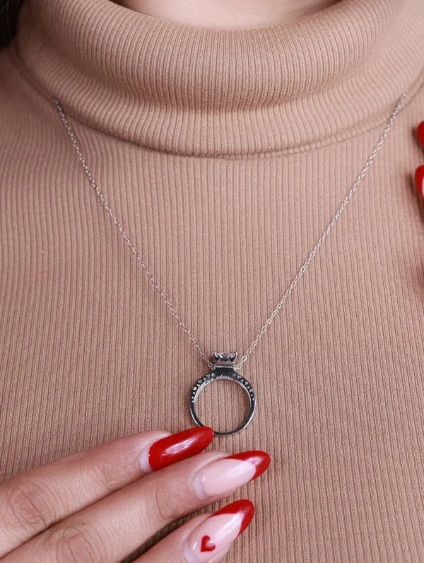 Ring_motif_Pendant_with_FREE_Pendant_Chain