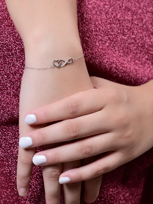 Infinity_Bracelet_for_your_charm
