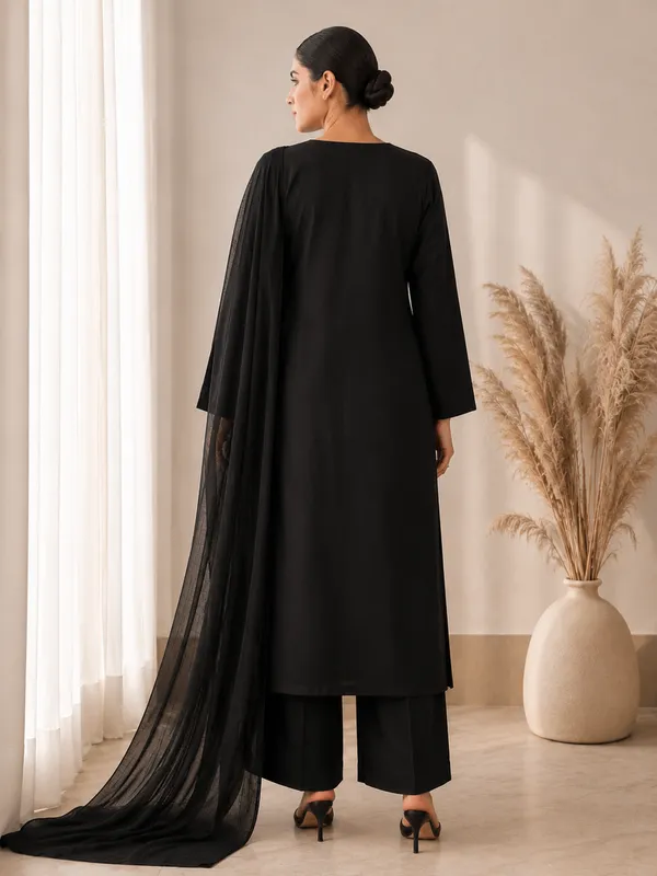 Black_Straight_Kurta_Set_With_Dupatta_for_Women