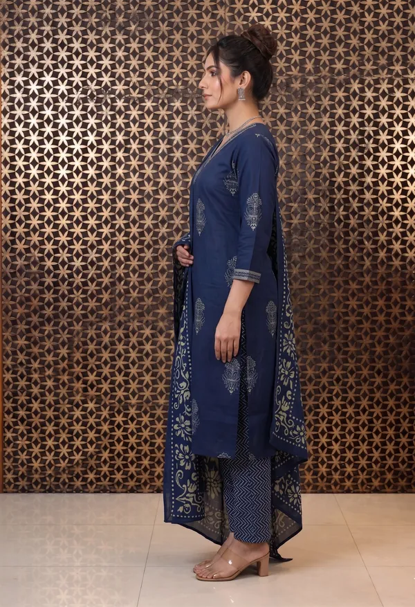 Navy_Blue_Cotton_Premium_And_Elegant_Kurta_Set_For_Women