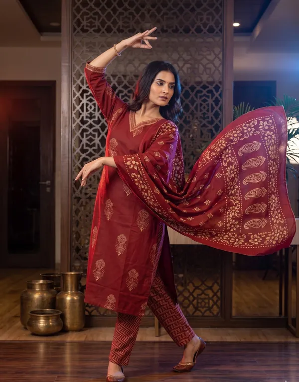 Red_Cotton_Premium_And_Elegant_Salwar_Suit_Set_For_Women
