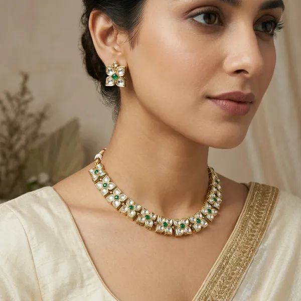 Floral_Diamond_&_Green_Gemstone_Necklace_Set_(Kundan)