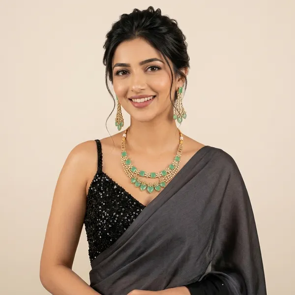 Emerald_Elegance_Floral_Gemstone_Necklace_Set