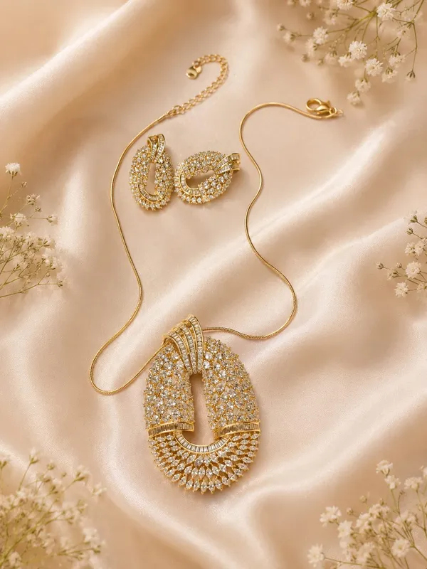 Oval_Pendant_Necklace_with_Matching_Earrings
