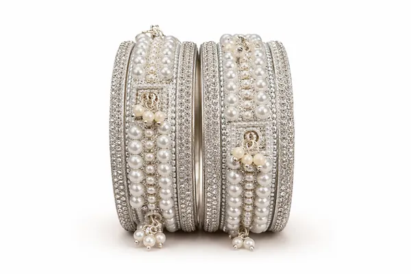 Silver_Brass_Metal_Pearl_Embellished_Bangles_Set_For_Women