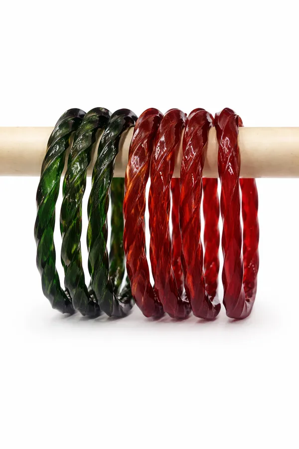 Red_And_Green_Glass_Twisted_Bangle_Set_Of_8_For_Women
