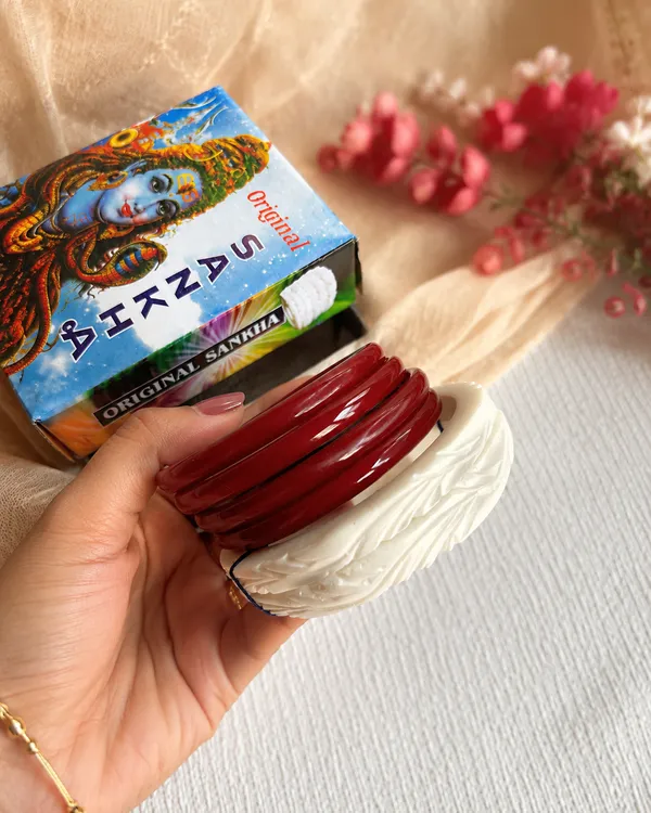 White_And_Red_Shanka_original_Braided_Bangle_Set_Of_4_For_Women