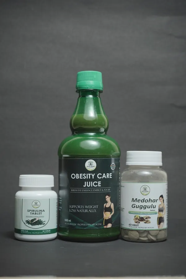 Herbal_Weight_Loss_Combo_(Spirulina_Tablets,_Obesity_Care_Juice,_Medohar_Guggulu)