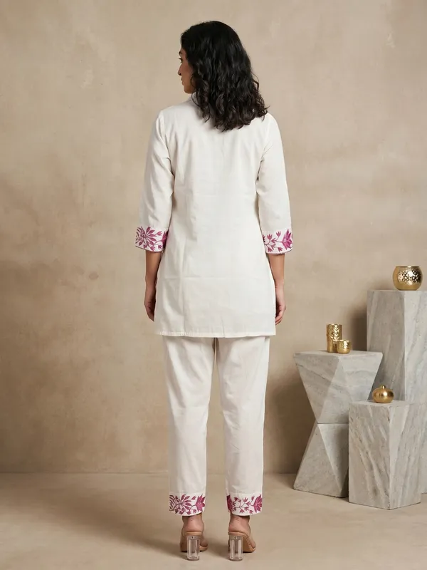 White_Cotton_Embroidered_Kurta_Pant_Set_For_Women