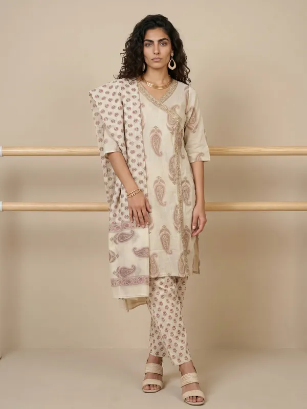 Cream_Paisley_Print_Kurta_Set_With_Dupatta_For_Women