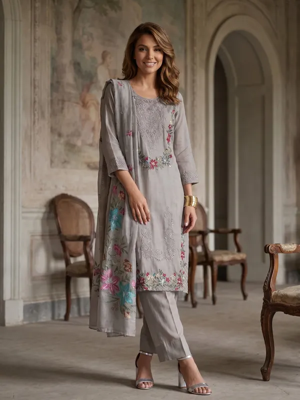 Grey_Embroidered__Kurta_Set_For_Women