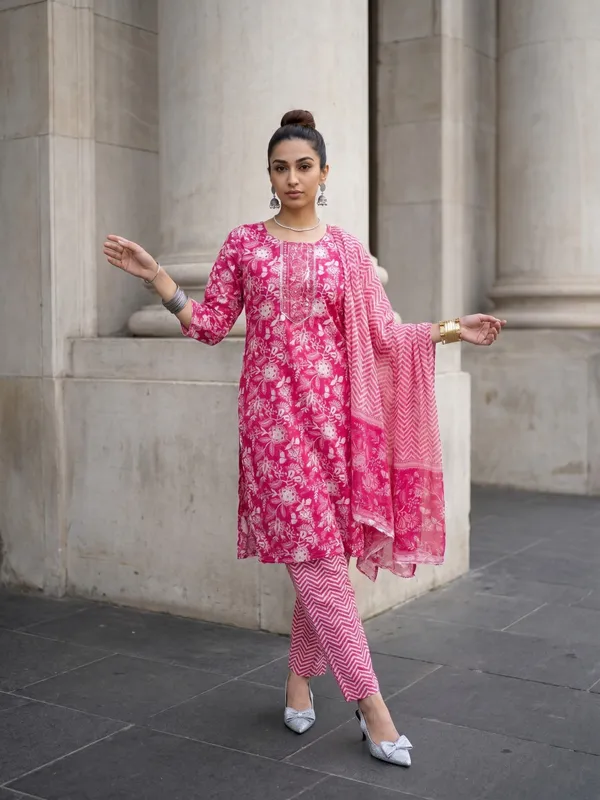 Pink_Floral_Print_Cotton_Kurta_Set_For_Women
