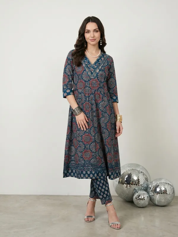Navy_Blue_Printed_A-Line_Kurta_With_Matching_Pants_For_Women