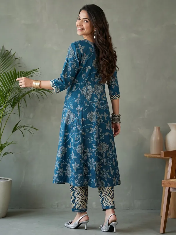 Blue_Floral_Print_Anarkali_Kurta_Set_With_Dupatta_For_Women