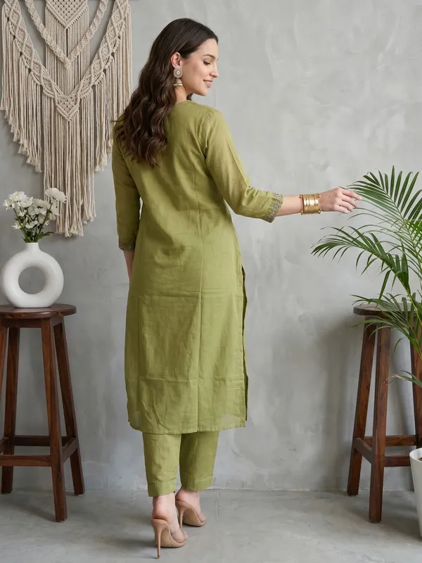 Green_Mul_Cotton_Embroidered_Anarkali_Kurta_Set_For_Women